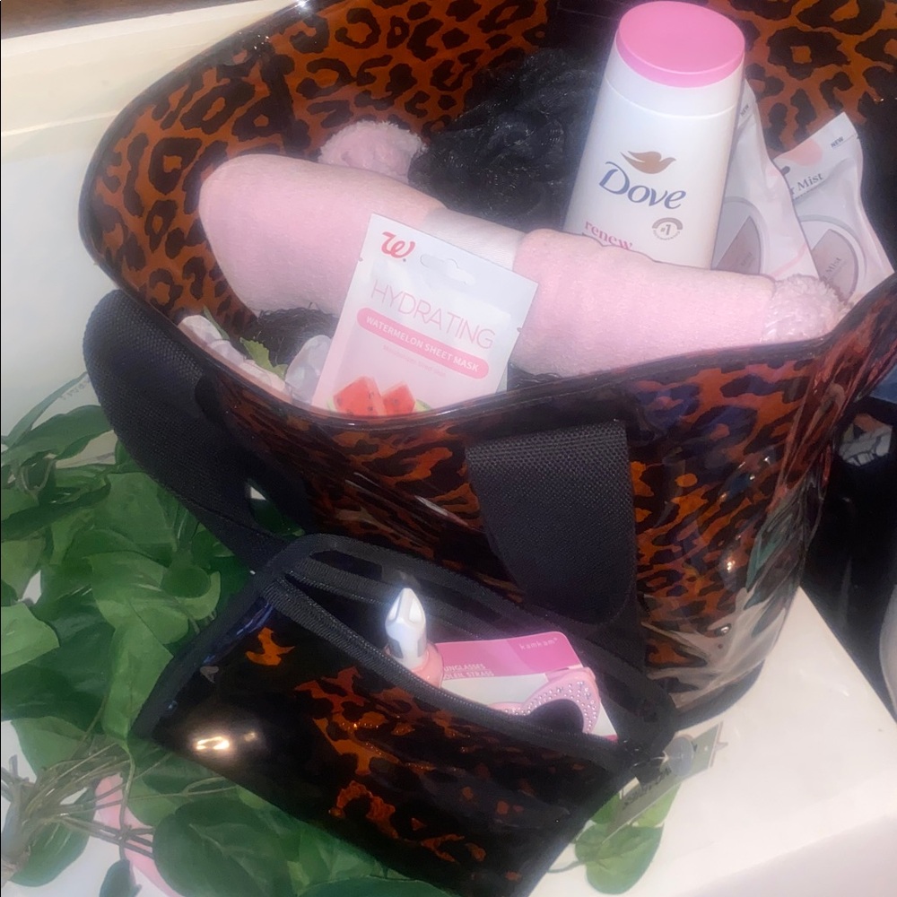 Pink Spa Gift Set with Cheetah Tote and Makeup Bag